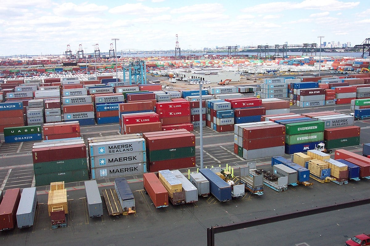 1200px Line3174 Shipping Containers at the terminal at Port Elizabeth New Jersey NOAA